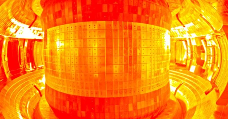 China’s “Artificial Sun” Is Now Hot Enough for Nuclear Fusion 11 China’s “Artificial Sun” Is Now Hot Enough for Nuclear Fusion